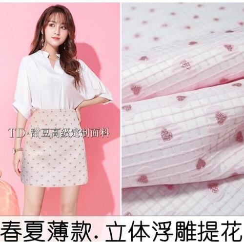 Spring and summer thin elegant three-dimensional embossed gold silk love yarn-dyed jacquard dress fashion fabric brocade