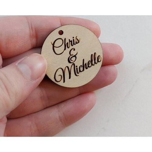 Personalized Engraved Wood Hangs Love Heart Centerpieces Wedding Table Decoration Favors Customized Candy Tags Wedding Favors