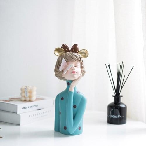 Resin Eyelash Display Stand Fairy Girl Nail Stand Ornamental Crafts For Grafting Eyelashes Cute Doll Display False Lash Shelf