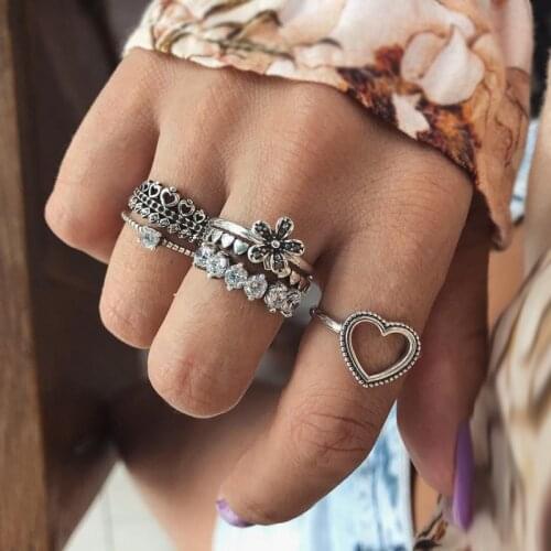 New Fashion Jewelry Ring Retro Love Flower Rhinestone Set Ring Punk Gothic Wedding Engagement Ring 6 Piece Set Combination Ring