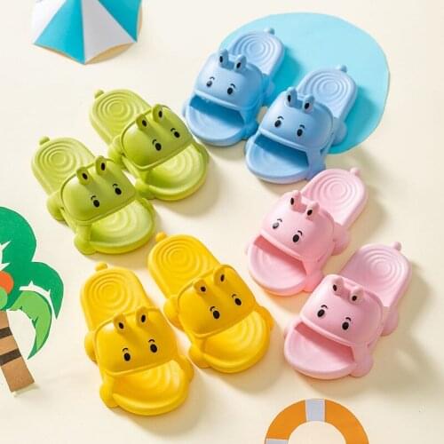Childrens Slippers Summer Cartoon Cute Home Indoor Non-slip Bathroom Baby Child Sandals Home Soft Slippers Kids Shoes for Girl