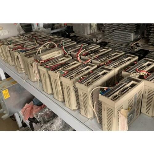 TSTE30C servo driver , used in good condition . 80% appearance new , good working , free shipping