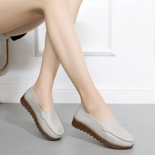 Womens Casual Shoes Handmade Moccasin Shoes Slip-on Flat Shoes Soft Bottom Walking Shoes Temperament White Shoes Mother Shoes