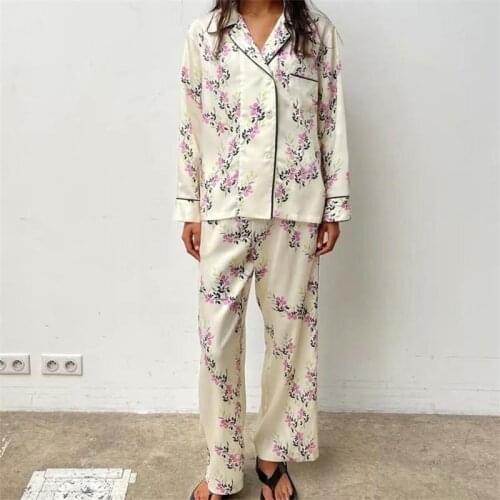 ZXQJ Women 2021 Fashion With Pockets Floral Print Loose Blouses Vintage Long Sleeve Button-up Female Shirts Chic Tops