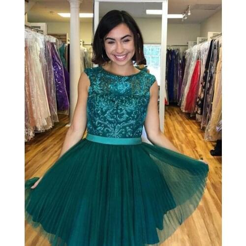 Chic Dark Green Jewel Homecoming Dress Sleeveless Sequined Lace Tulle Open Back Knee Length Cocktail Party Dress