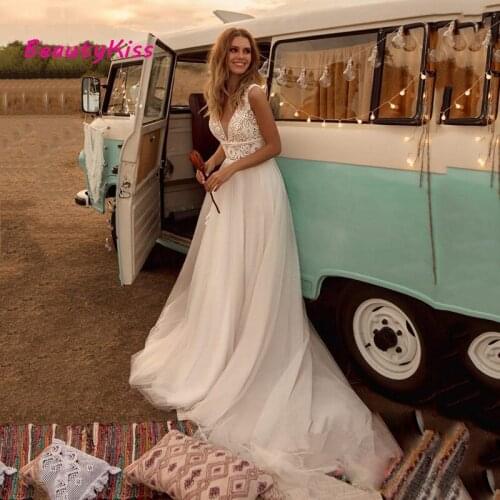 Boho Bohemian Wedding Dress 2021 V-Neck A-Line Vintage Lace Bridal Gowns Sweep Train White Long Vestido De Novia Robe De Mariée