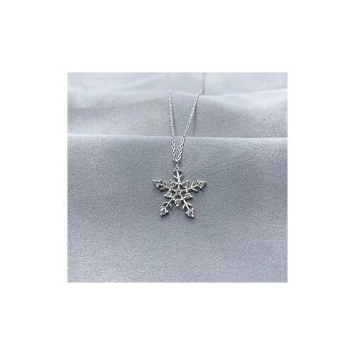 Leaf Detailed Snowflake Necklace