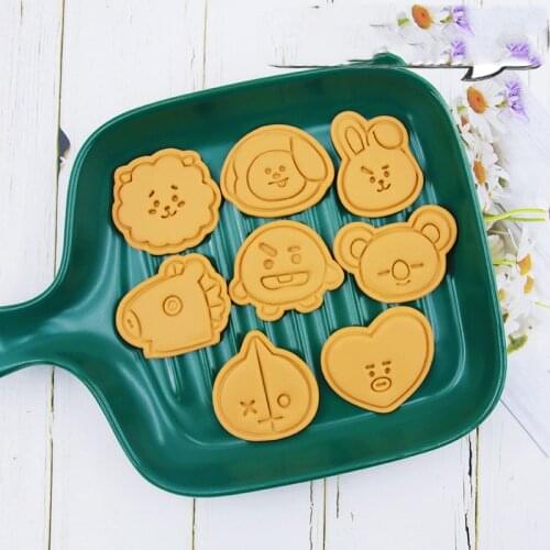 Cookies Cutter Mold 3D Cartoon Pressing Cookies Cutter Cake Tools Baking Accessories Bakery Tools Party Random Color