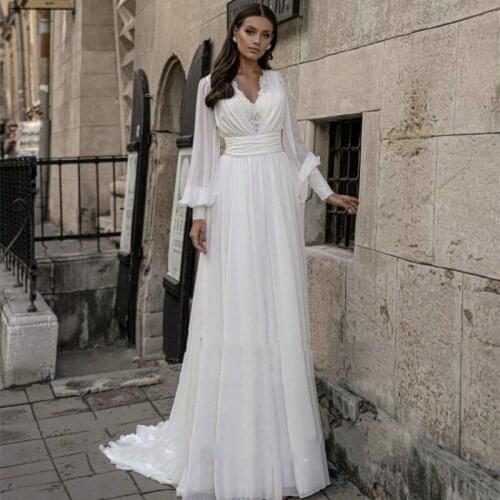 Summer Boho Holy Wedding Dresses Long Sleeves V Neckline Lace Wedding Gowns 2021 Pleating Bridal Dresses Backless Court Train