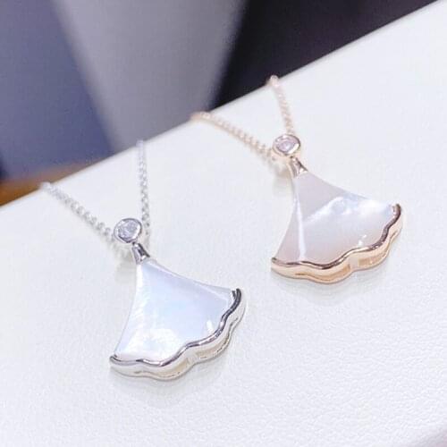 Showfay Creativity Scalloped Skirt Pendants Necklace for Women Irregular Rose Gold Sector Pendant Fashion Bijoux Femme