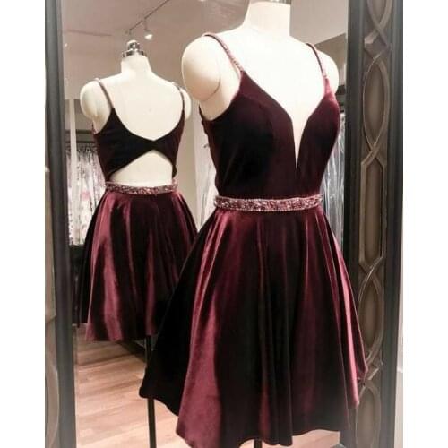 Sexy A-Line Short Beaded Burgundy Homecoming Dresses with Pockets Satin V-Neck Knee Length Graduation Dresses for Juniors