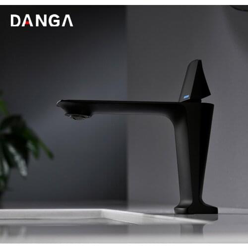 Black Basin Faucet Bathroom Tap Hot and Cold Single Lever Water Faucet Brass European Style Mixing Tap Bathroom Accessories