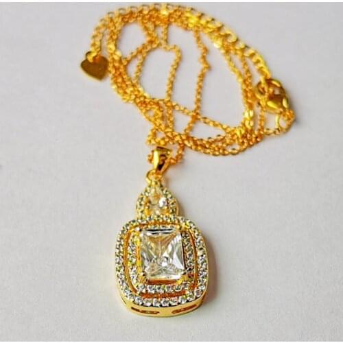 Random Style Necklaces Wholesale Gold Color Fashion Jewelry Delicate High Quality CZ Elegant Fine Necklaces for Women Gifts