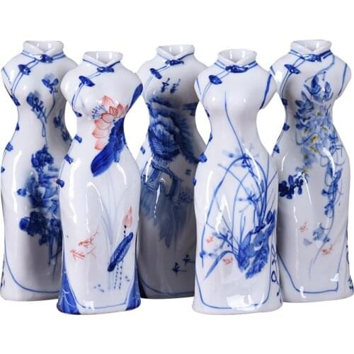 Chinese Hand-painted Blue White Porcelain Cheongsam Vase Ceramic Accessories Home Livingroom Desktop Bookcase Decoration Crafts