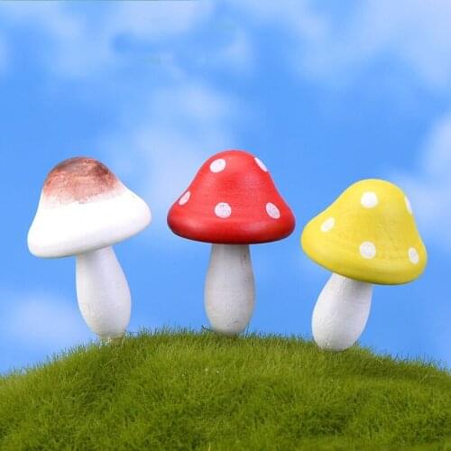 10PCS Wooden Mushroom Miniature Figures Animal Figurine Decoration Fairy Garden Birthday Cake Car Cartoon Statue Resin Craft