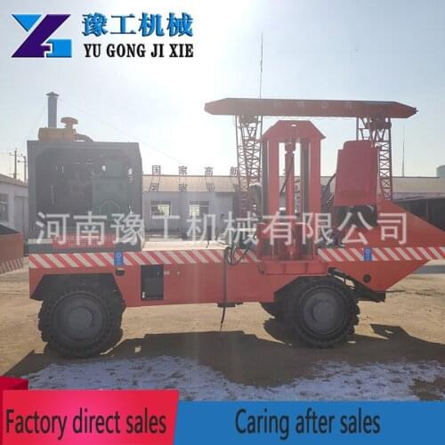 Slip form machine shoulder one-time pouring large-scale curb cast-in-place highway side ditch concrete molding machine