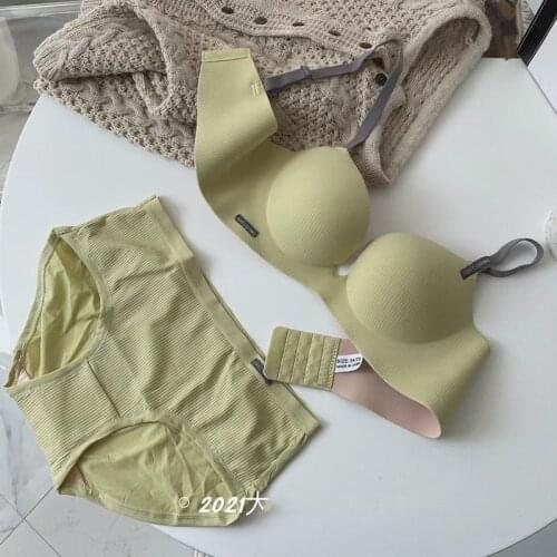 2021 New Fashion British Style Seamless Bra And Panty Thread No Steel Ring Female Lingerie Ladies Breathable Push Up Underwear