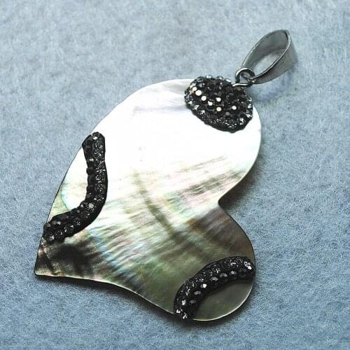 New heart shape shell pendants wth rhinestone charms diy jewelry findings for good selling items for beach store new collections