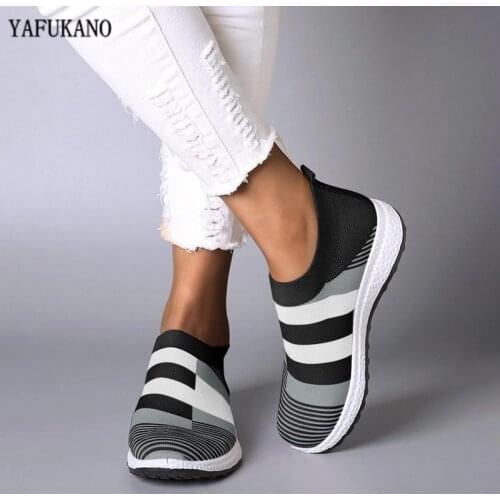 2020 New Women Sneakers Vulcanized Shoes Sock Sneakers Women Summer Slip On Flat Shoes Women Plus Size Loafers