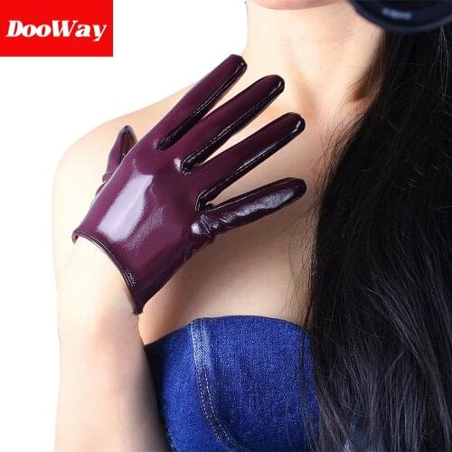 DooWay 6-inch Ladies Sexy Shine Short Gloves Faux Patent Leather PU Wetlook Gloves Cosplay Costume Wedding Party Dress Driving