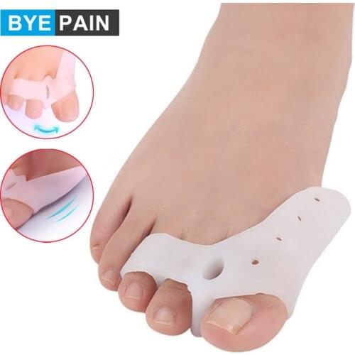 1Pair Silicone Toe Straighteners Three Hole Toe Separator Thumb Valgus Protector Bunion Adjuster Hallux Valgus Guard Feet Care