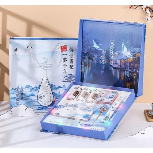 Projection Cosmetics Makeup Set Classical Style Carved Moisturizing Lipstick Embossed Eyeshadow Palette Smooth Eyeliner Pen Kit