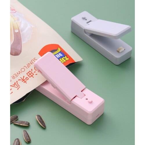 Hand pressure vacuum to carry convenient and quick food small household snacks sealing machine J05