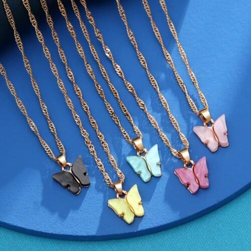 2020 New Acrylic Butterfly Pendant Necklace Golden Chain Clavicle Choker Necklaces For Women Fashion Jewelry Gift Collier Femme