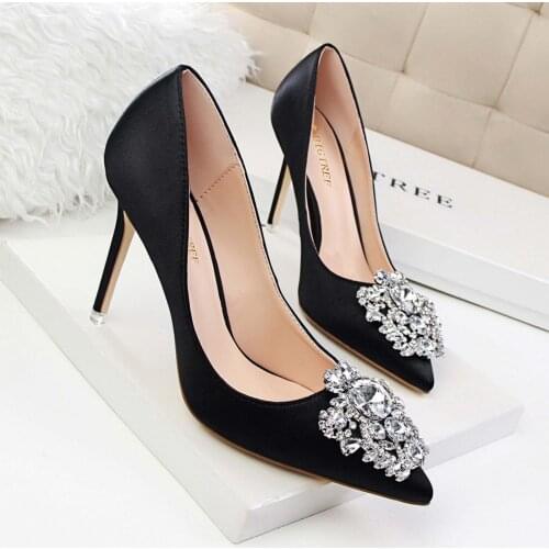 Lecopike Pumps