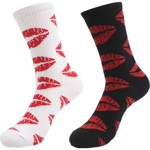 New Fashion Cute Long Sock Of Red Lip Kiss Pattern For Men Women Skate Hiphop street Fixed Gear Black And White Sox