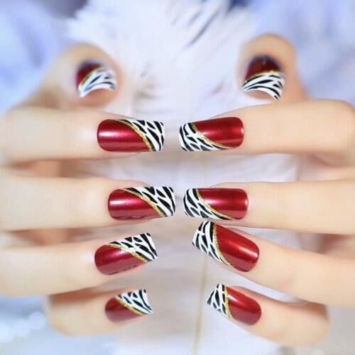 Sexy Red Wine Medium False Nails Lady Sexy Leopard Pattern Artificial Nails DIY Manicure Tool Easy to Use with Glue Sticker Z328