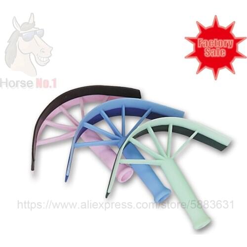 105 7010 Plastic Two Tone Sweat Scraper 18x22cm Horse Grooming Kits Soft Rubber Edge Light Weight Removing Water and Sweat