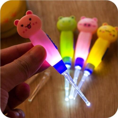 Baby Care Ear Spoon Light Child Ears Cleaning with Light Wholesale Earwax Spoon Digging Luminous Dig Ear Syringe japanese style