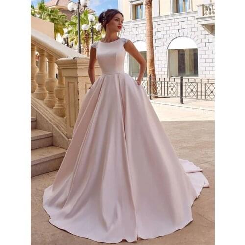 Vintage Soft Satin O Neck Lace A Line Bridal Gown Short Sleeves Beaded Appliques Buttons Back Fashion Design Wedding Dress 2021