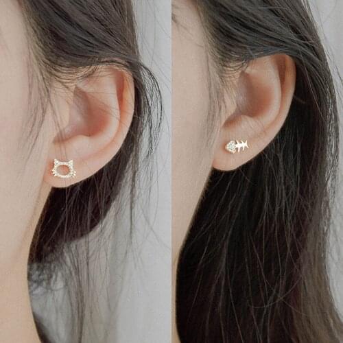 New cute cat earrings with shining rhinestone cats and bones for fashion charming female wild girl students earrings 2020