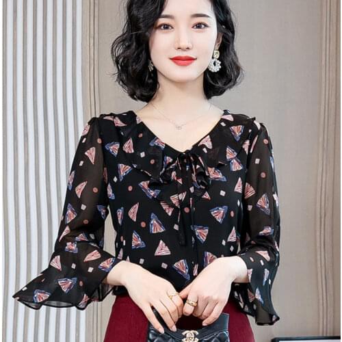 Large Size Women Fashion V-Neck Print Blouses Shirts Casual Flared Sleeves Chiffon All-Match Temperament Tops Blusas MM0296