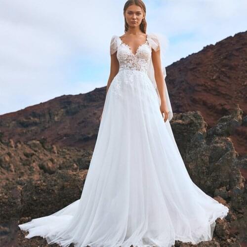 Retro Sweetheart 2 Pieces Beach Bridal Dresses White Lace 3D Appliques Backless Fluffy Skirt Wedding Gown Removable Train