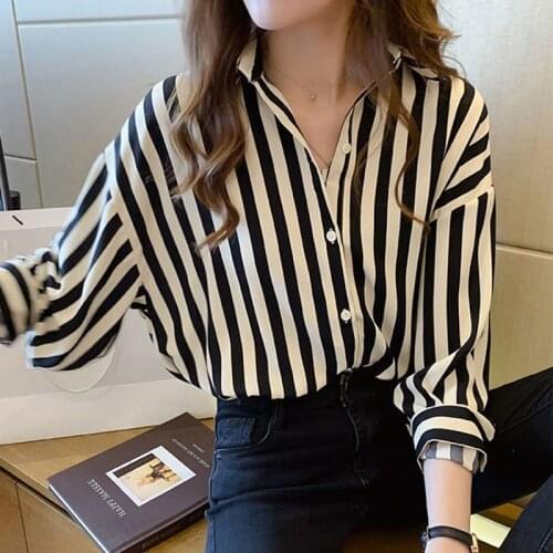 2021 Women plus size black and white vertical stripes shirt Retro shirt long-sleeved Lapel single breasted Loose chiffon Blouser