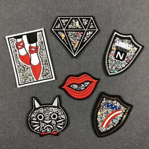 New Hot-melt Hand Laid Drill Cloth Garment Accessories Leather Garment Bag Mobile Phone Shell Patch Fashion Lip Drill Badge