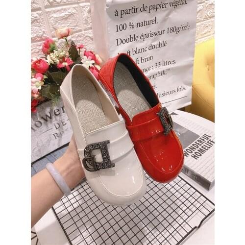 Spring and autumn new round-toe patent leather womens shoes Korean style flat-bottomed large size shallow mouth single shoes