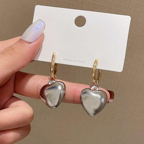 Luxury Metal Heart Pendant Hoop Earrings For Women 2021 New Charm Prevent Allergy Earrings Jewelry Party Accessories Gifts