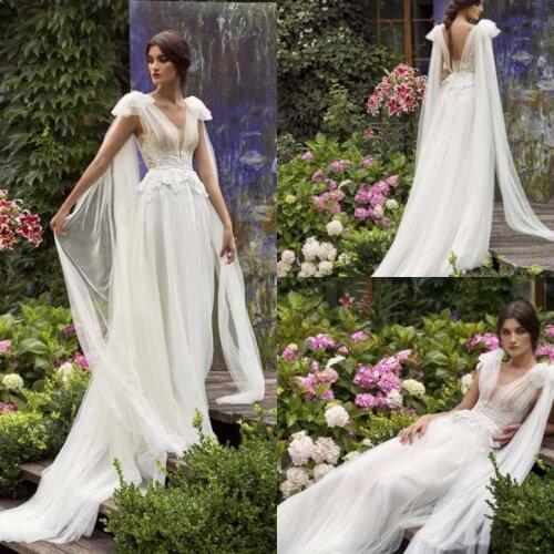 2021 Wedding Dresses V Neck Sleeveless Lace Appliques Bridal Gowns Gorgeous Backless Sweep Train Boho A Line Wedding Dress