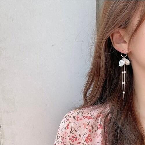 Wholesale S925 Silvery Needle Sweet Petal Pearl Chain Tassel Ear Stud Long Slimming Earring Wholesale