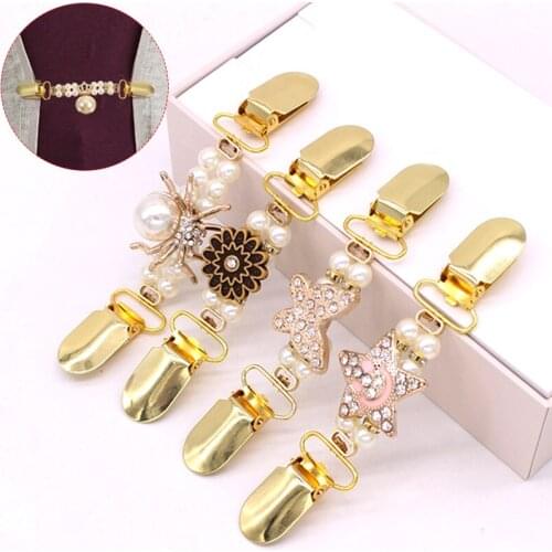 Women Beads Cardigan Collar Clip Sweater Shawl Clips Brooches Crystal Charm Brooch Pins Jewelry with Duck-mouth Clip Holder