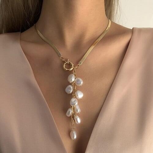 2021 New Retro Irregular Pearl Pendant Necklace Womens Fashion Korean Wave Cute Snake Chain Tassel Necklace Jewelry Gift