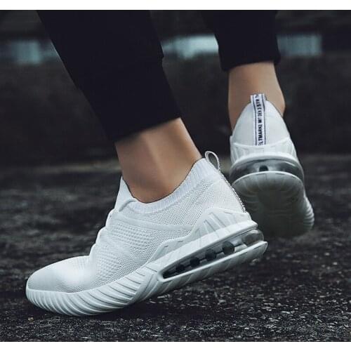 Tennis Shoes for Men Fitness Sneakers 2020 New Arrival Black Red Male Light Soft Gym Shoes Men Sneakers Training Athletic Shoes