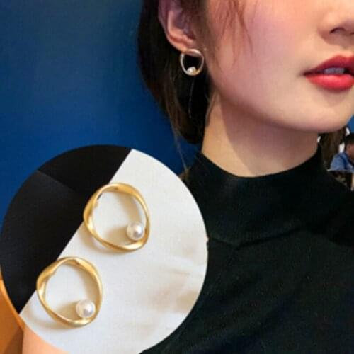 2019 Korean fashion simple round geometry Peal metal earrings irregular pearl ring small earrings female