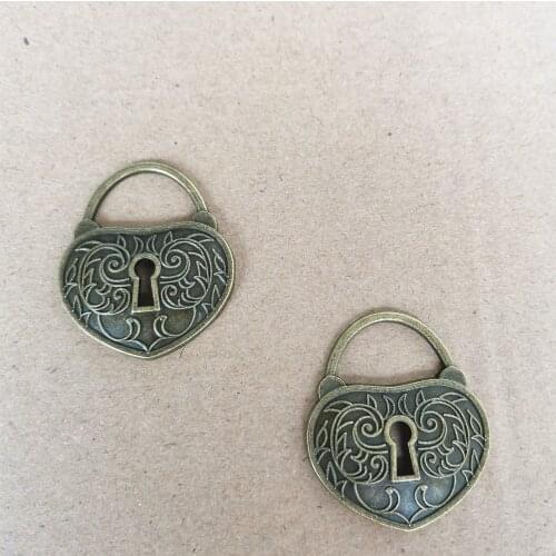 2Pcs/pack Zinc Alloy Bronze Plated Heart Shaped Tiger Head Lock Charm Pendant Fit For DIY Handmade Jewelery Making about 35x41mm