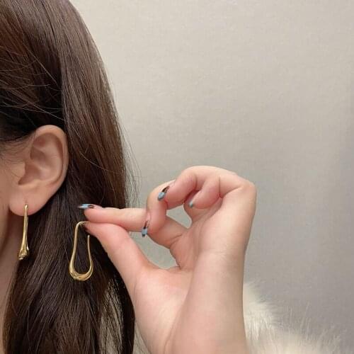 HENGZHEAPPAREL Stud Earrings