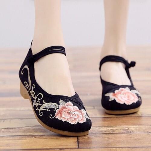 Embroidered cloth shoes non-slip low-heeled womens shoes shallow mouth small slope with skirt shoes summer